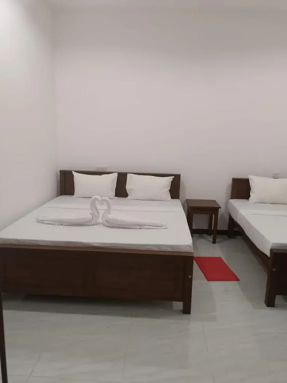Front-facing bed arrangement