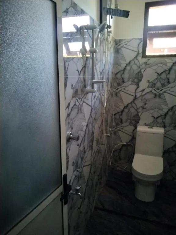 Attached private bathroom