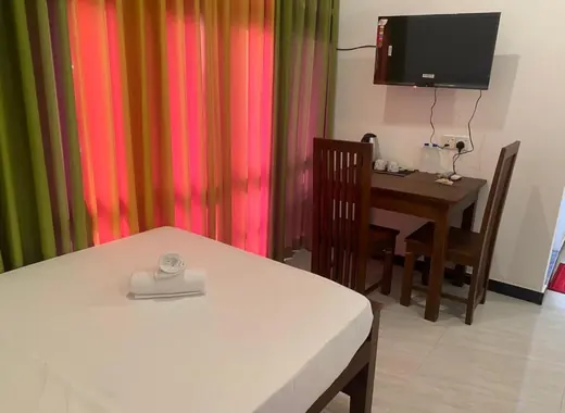Bedroom photo thumbnail