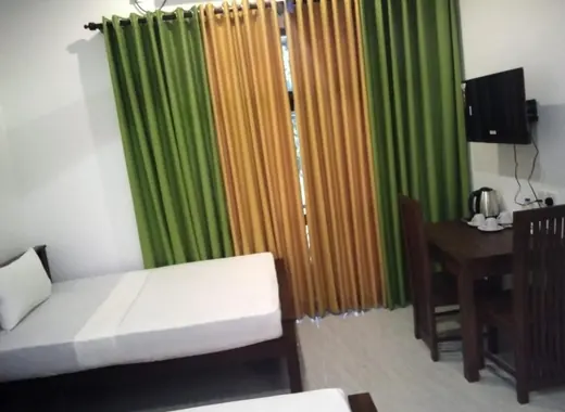 Interior photo thumbnail