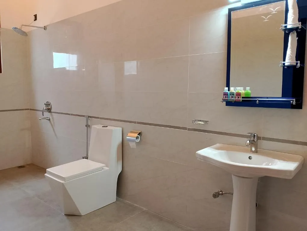 Attached bathroom for the Deluxe Family Room